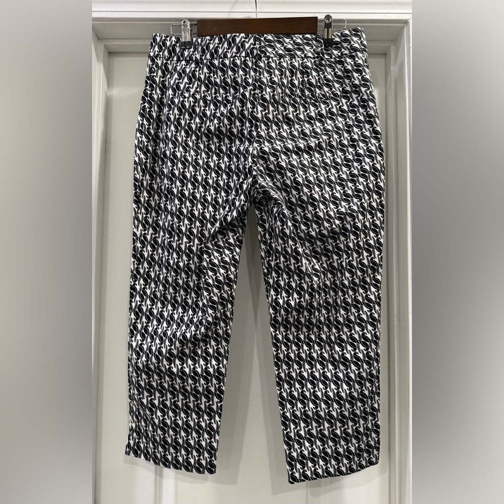 Talbots Black & White Bird Capris Size 10 Petite - Picture 2 of 13